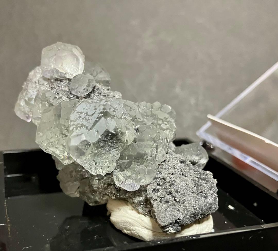 【ほんのり紫蛍光】フローライト　グレー　福建省