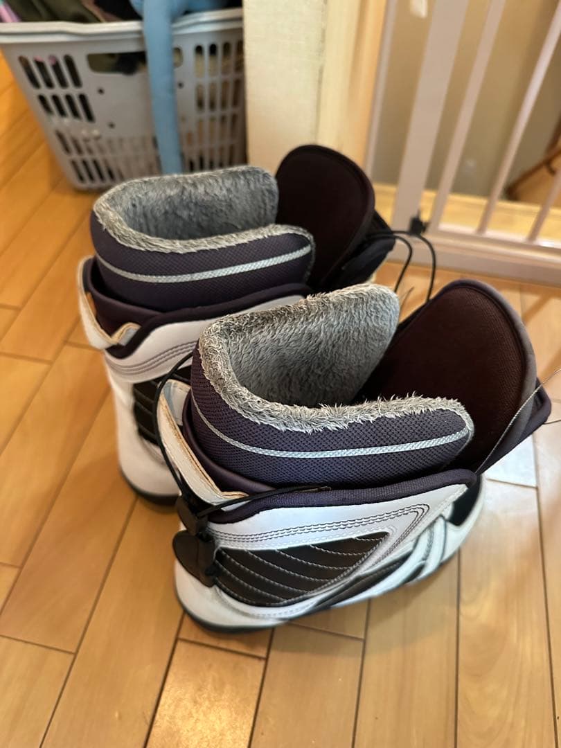 SUB ダイヤル式スノーボードブーツ ホワイト/ブラック