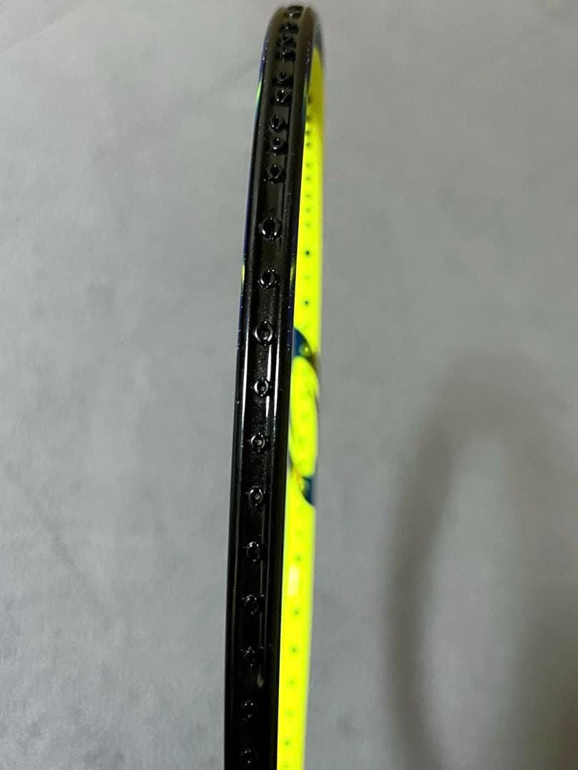 アストロクス77バドミントンラケット / ASTROX 77 4U