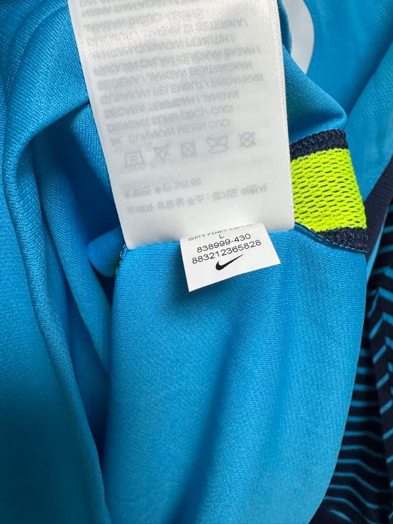 浦和レッズ Nike ゴールキーパートレーニングシャツ 非売品 正規品