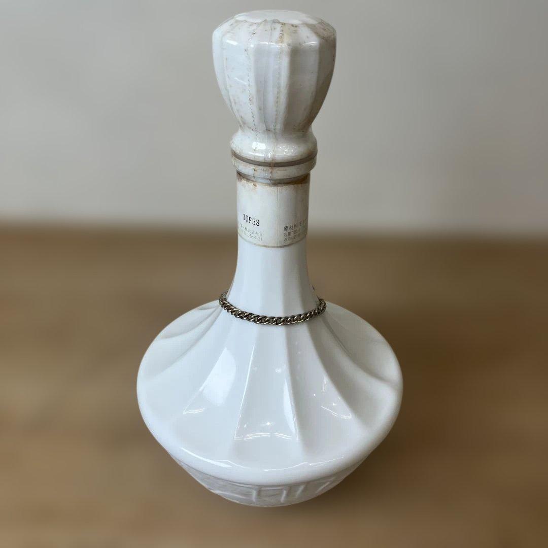 未開封700mlウイスキー 鶴 白陶器ボトル 総重量約1.5kg