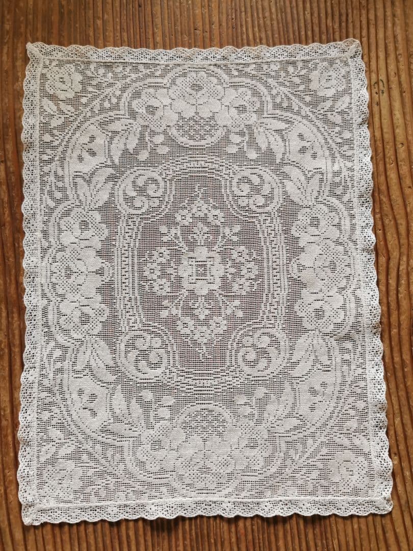 アンティーク 目の細かな◻◽フィレレース レクタングル トレイクロス ローズ紋様