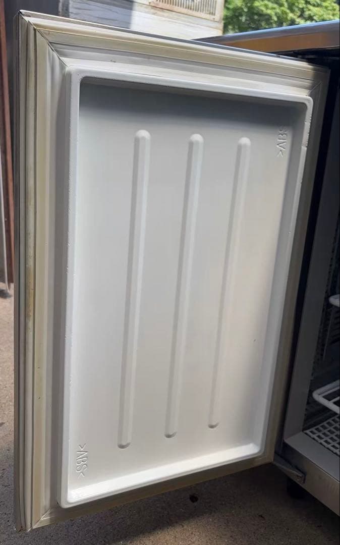 2014年 ダイワテーブル形冷蔵庫