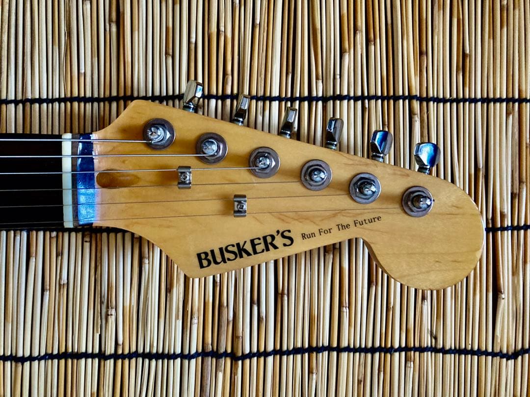 ☆美品　ローノイズで多機能搭載　BUSKERS SSH ST