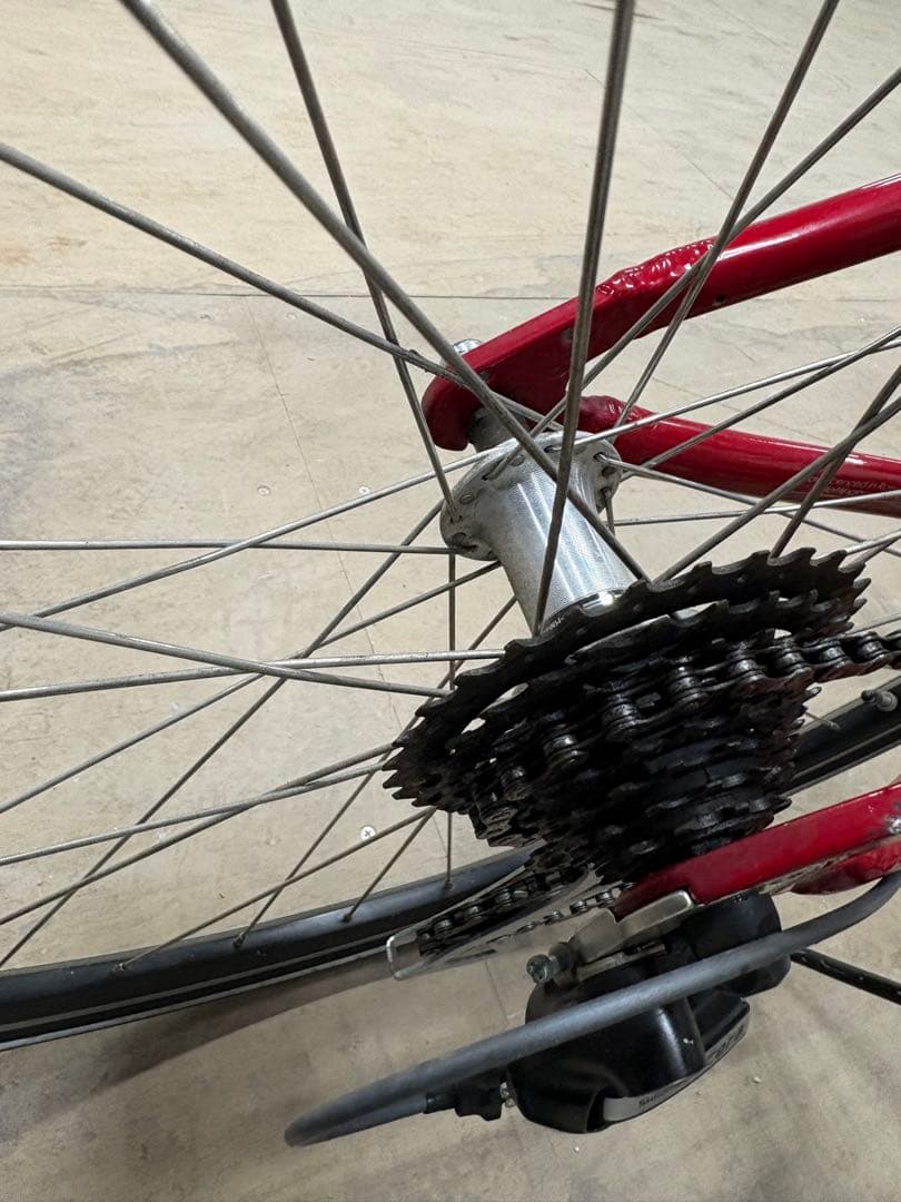 ⭕️英国名車RALEIGH（ラレー）｜大人の赤が映える｜街乗りに映える上質デザイン