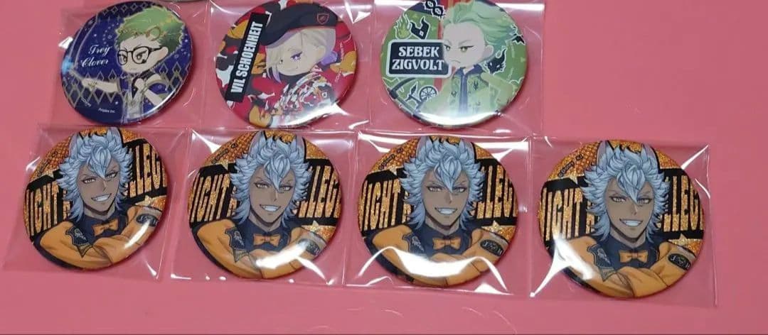 ツイステ ブレイジングジュエル 缶バッジ エース イデア マレウス レオナ