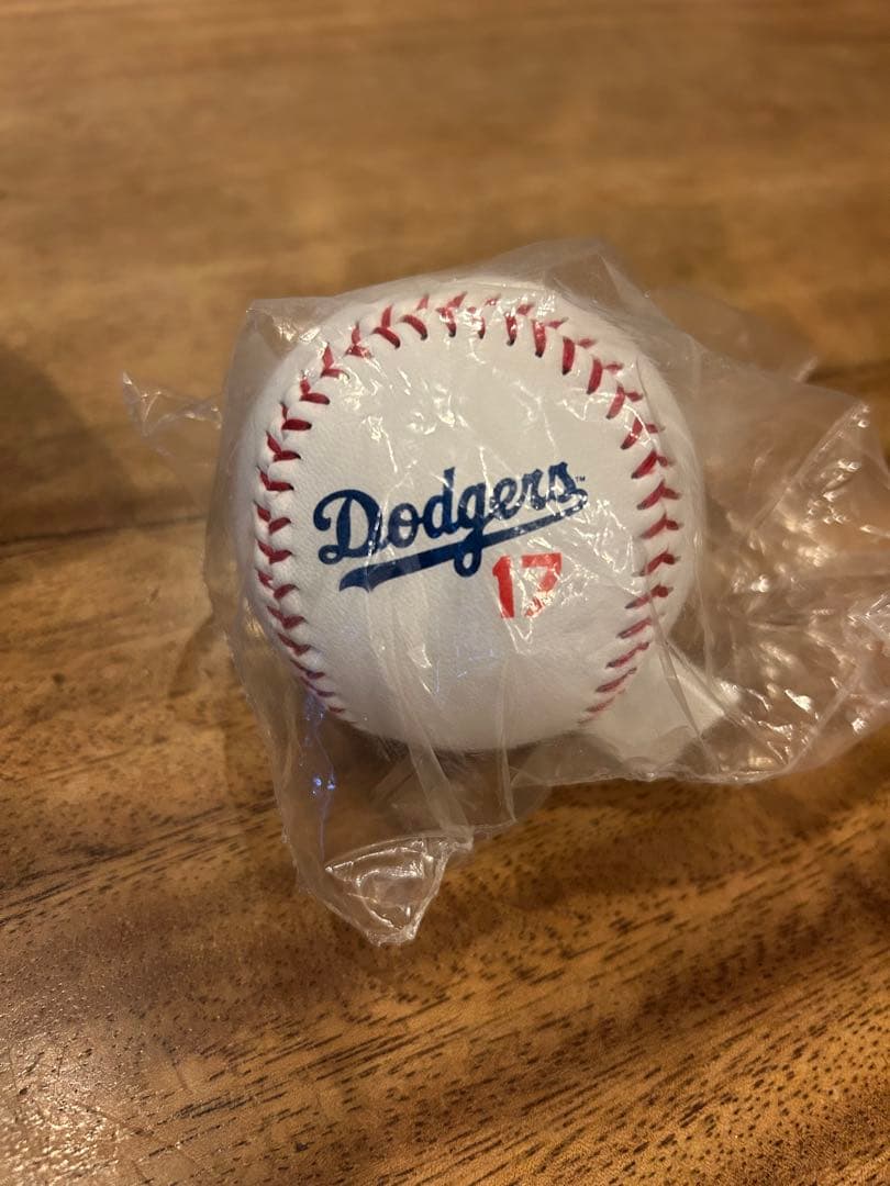 【FAN FAVORITE】キャップ　ドジャース　サイズフリー　ボール付き