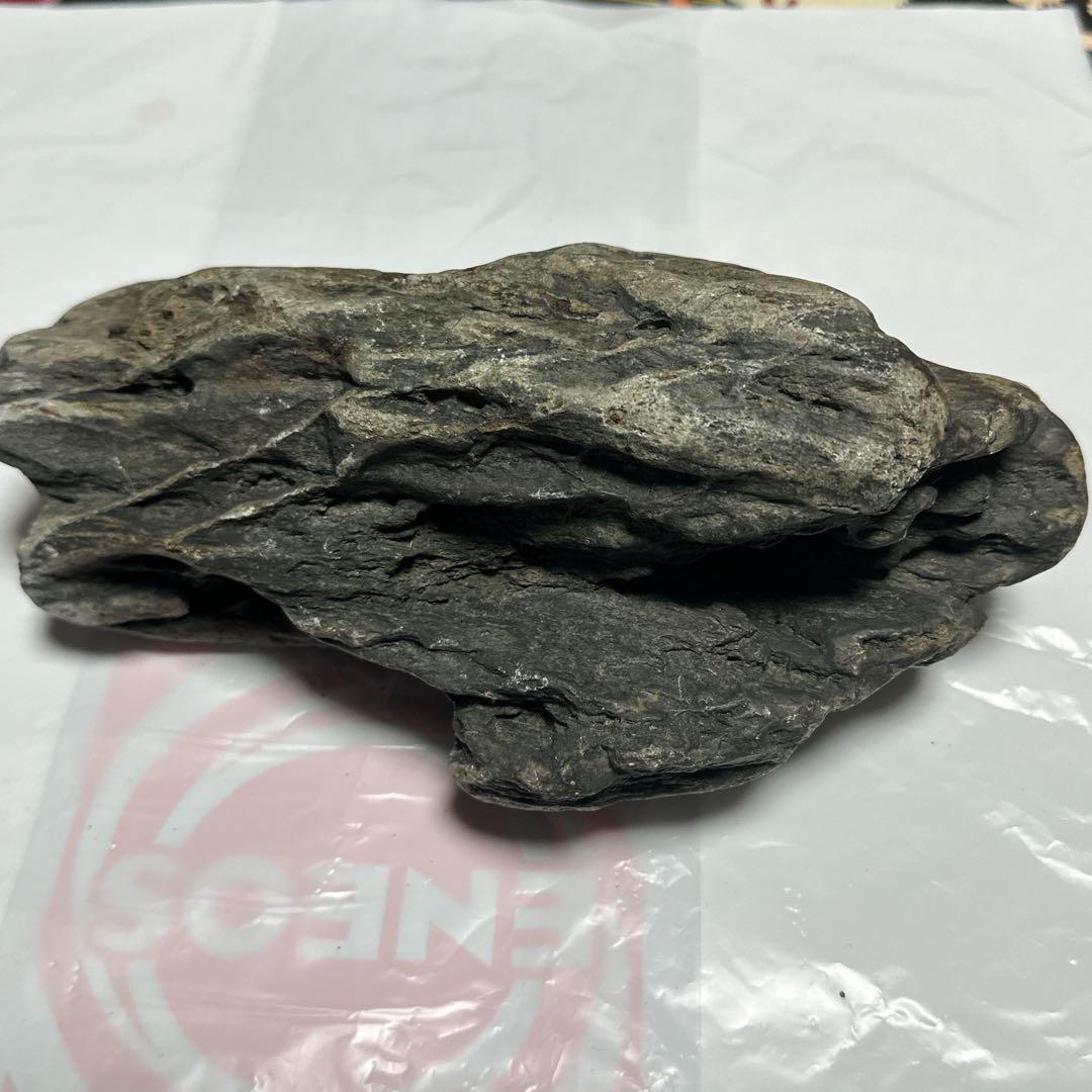 水石「千仏石」 天然石 2.7キロ盆栽等の置石、水槽等レイアウト