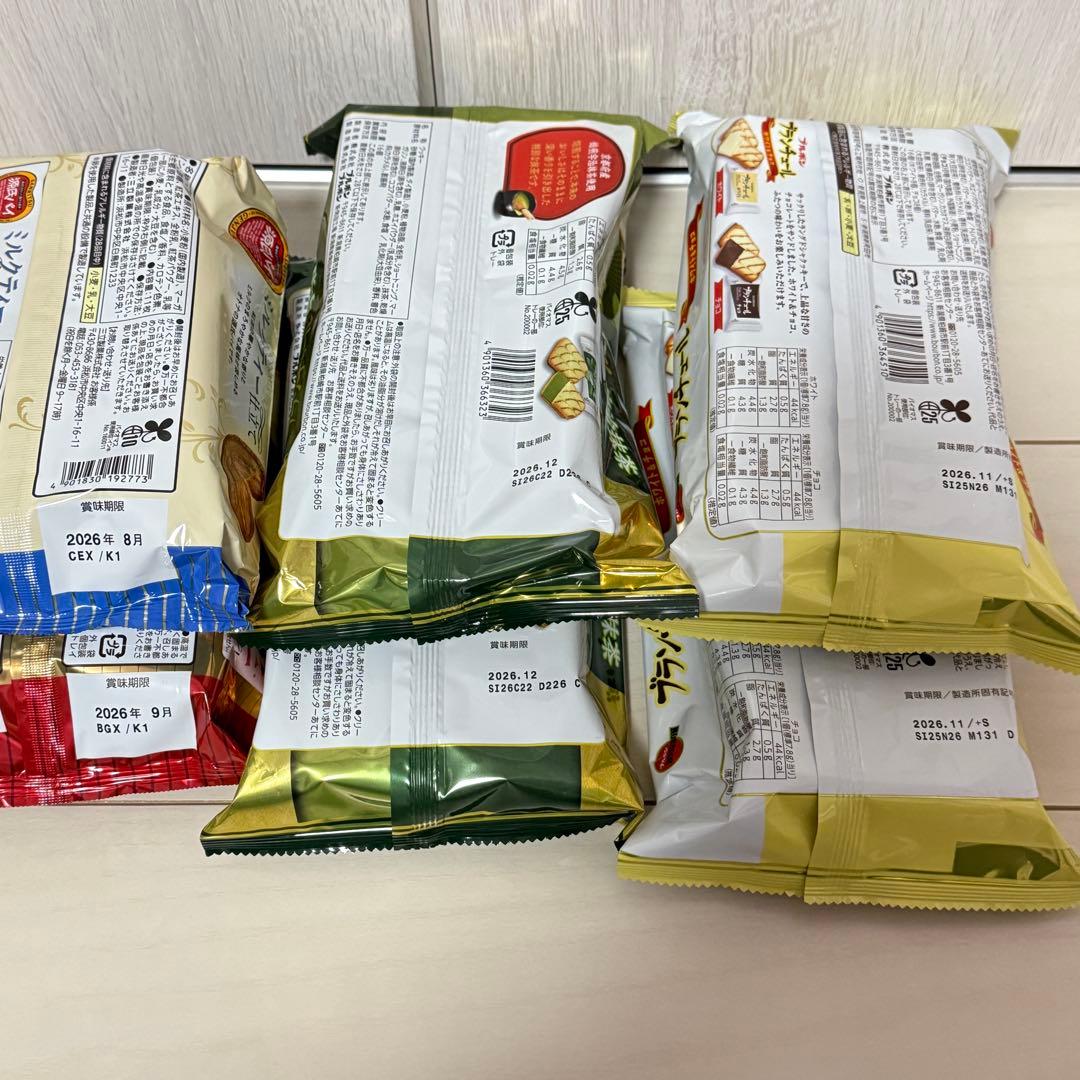 T*〜様 お菓子まとめ売り⑤ チョコパイ＆ポッキー＆紗々＆コアラのマーチ＆ミニカ