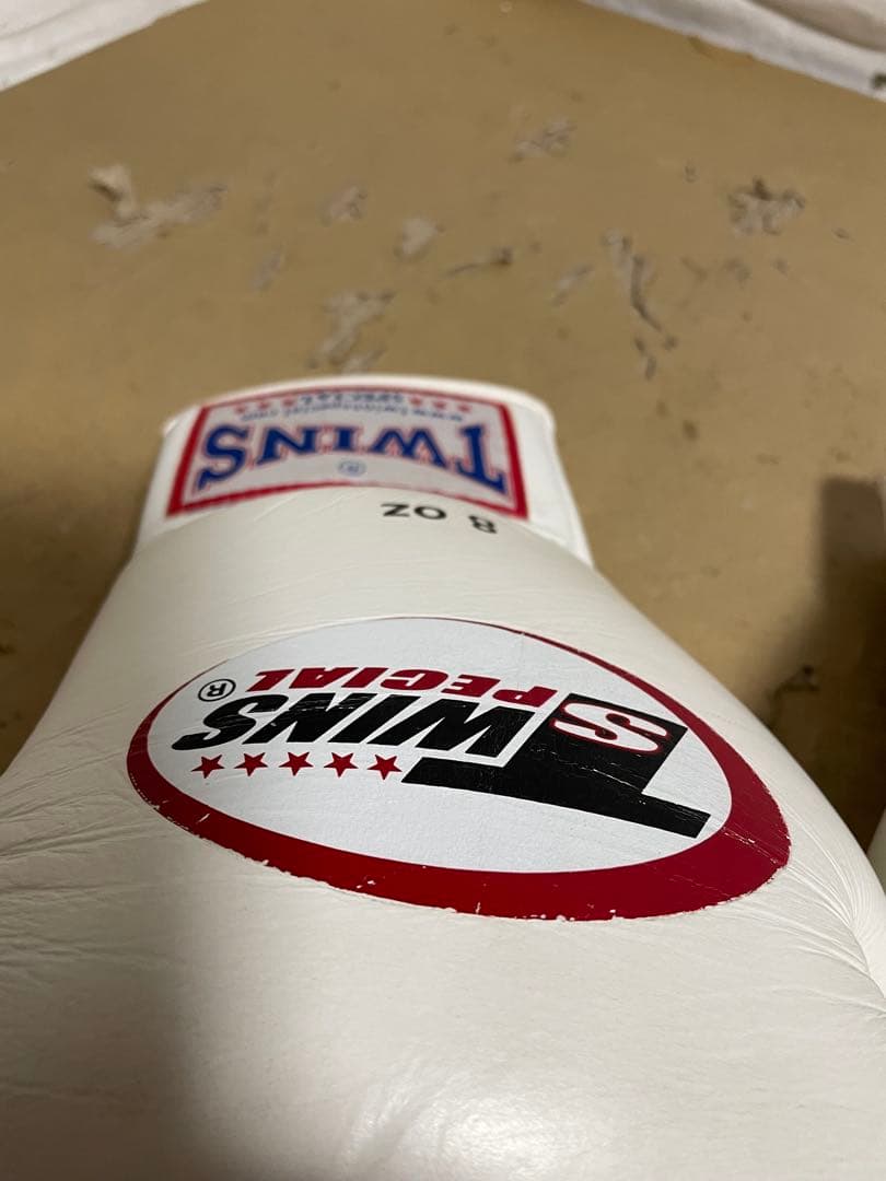 TWINS SPECIAL ボクシンググローブ　 8oz 紐式　本革　ホワイト