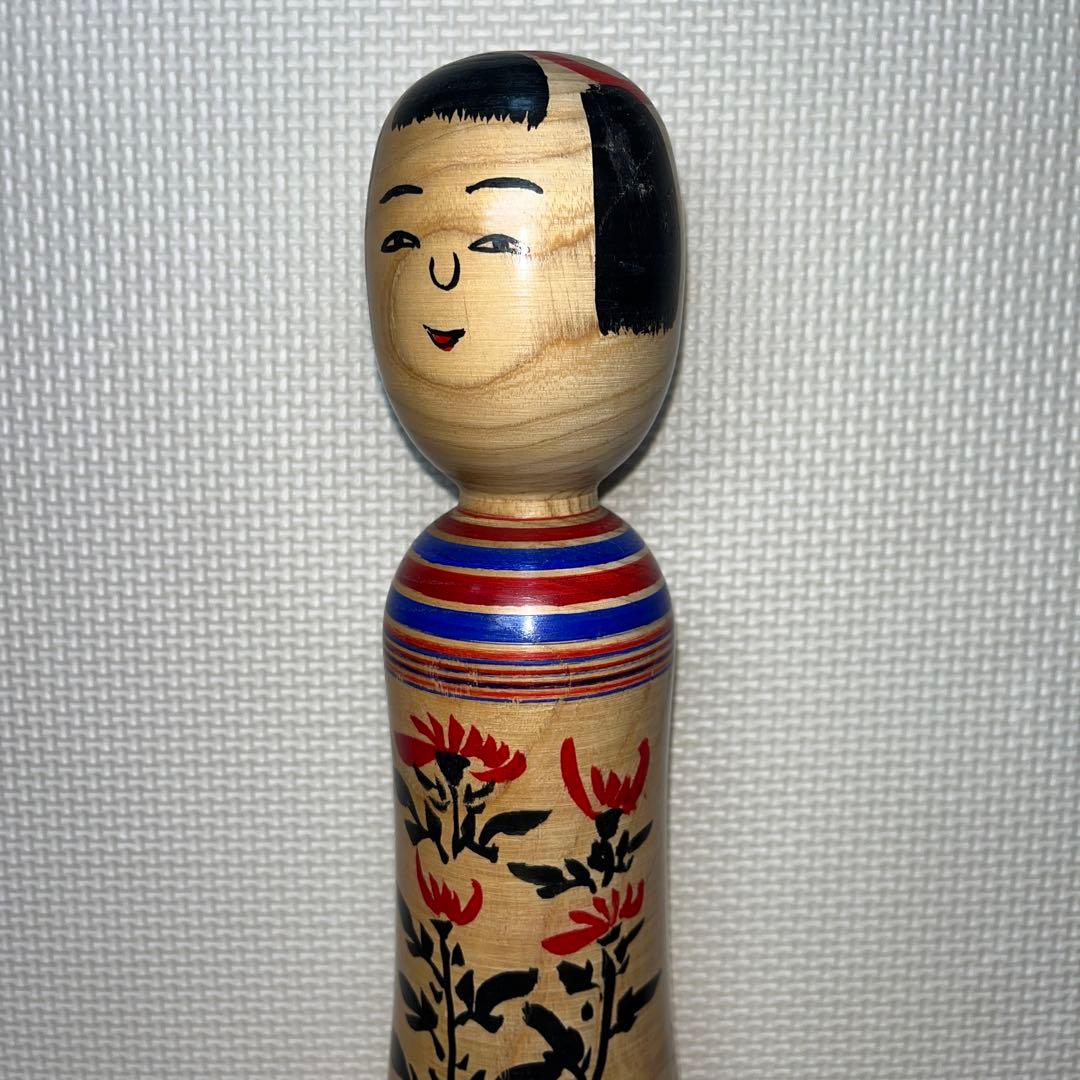 ⭕️伝統こけし　木地山こけし　⭕️超レア　⭕️自作赤色菊花ロクロ線模様　小椋久太郎