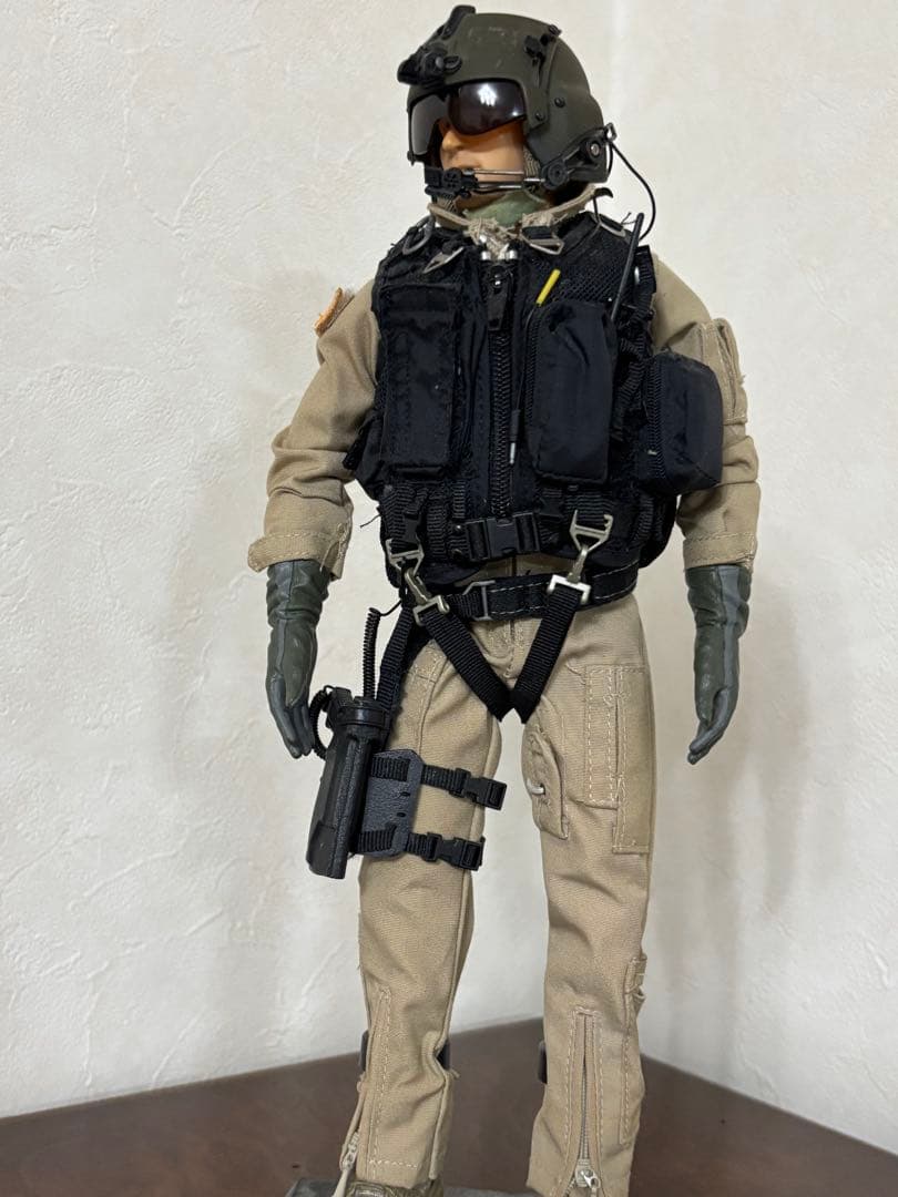 HOT TOYS アメリカ ナイトストーカーズ ヘリパイロット