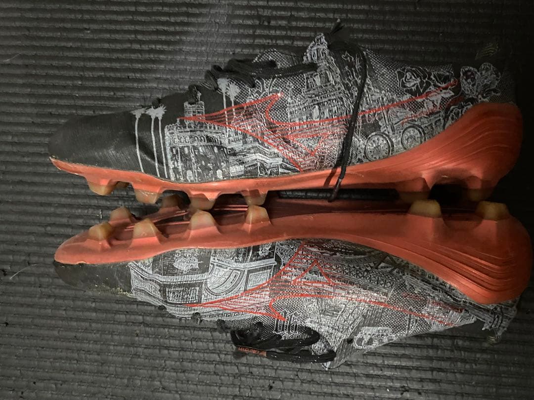 MORELIA ブラック/レッド シューズ