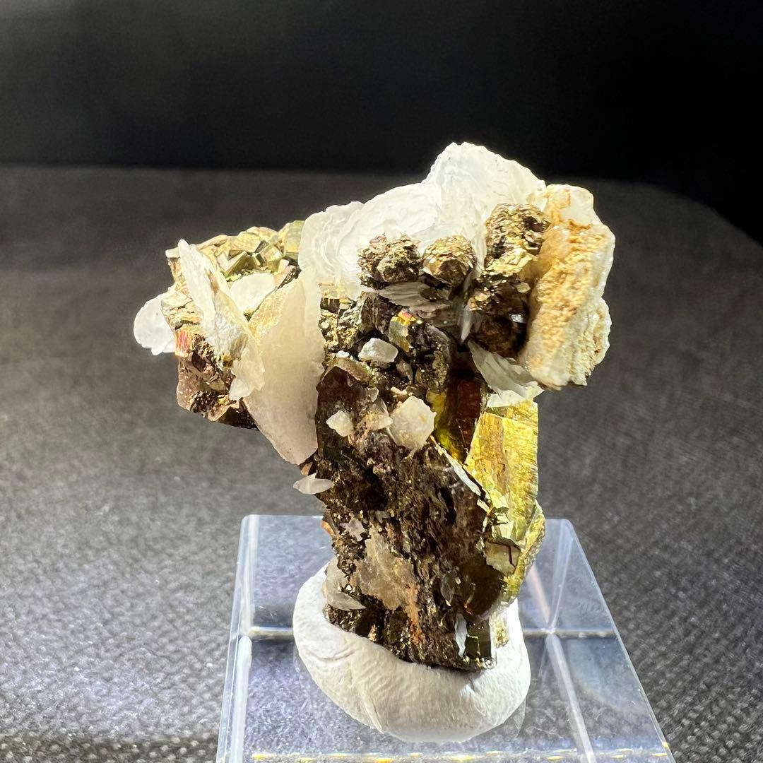 ペルー産　ゴージャス⭐︎カルサイト共生パイライト