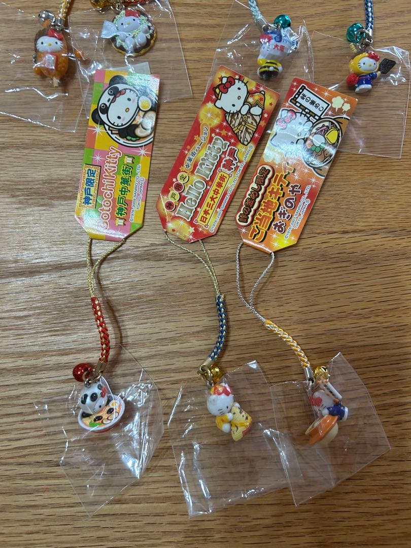 ご当地キティ　根付けストラップ　中華街　おぎのや　大阪名物