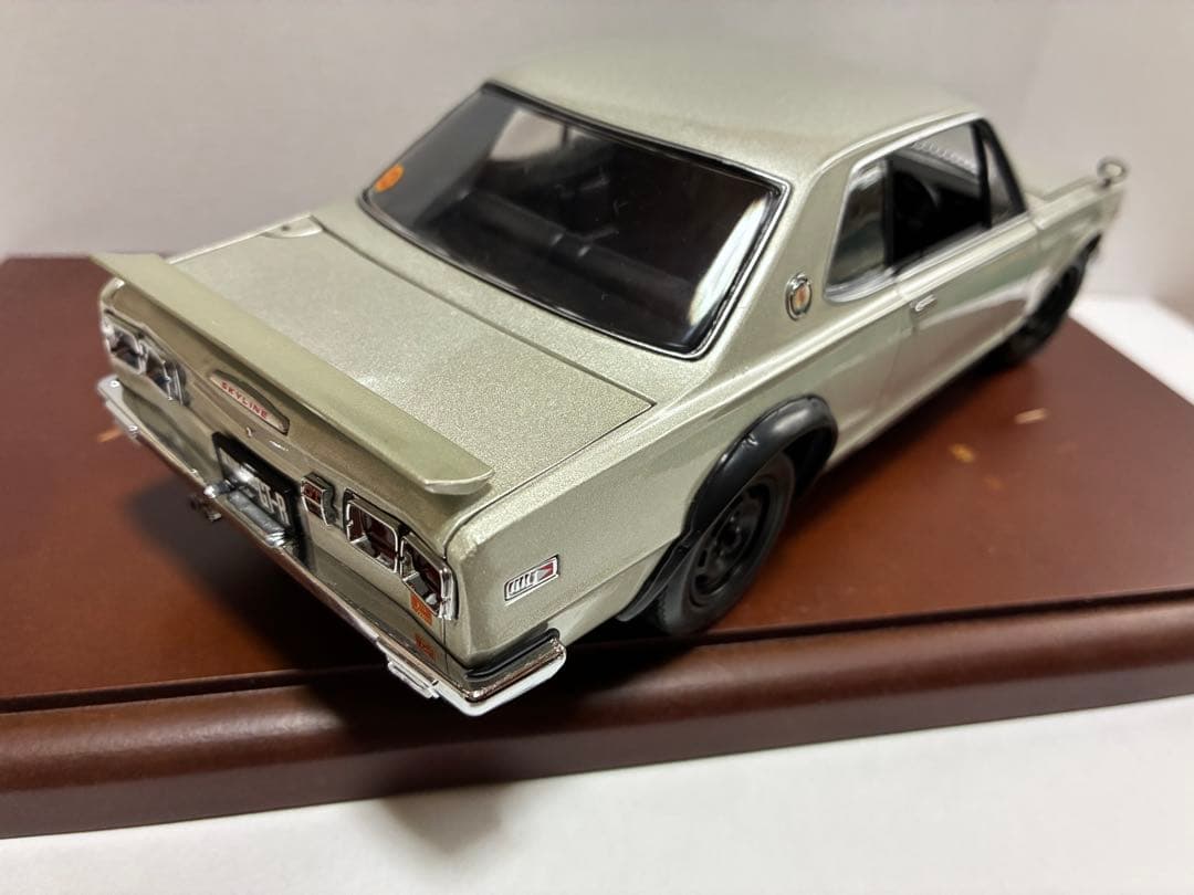 現状品　京商　1/18 スカイライン 2000GT-R KPGC10 ライト点灯