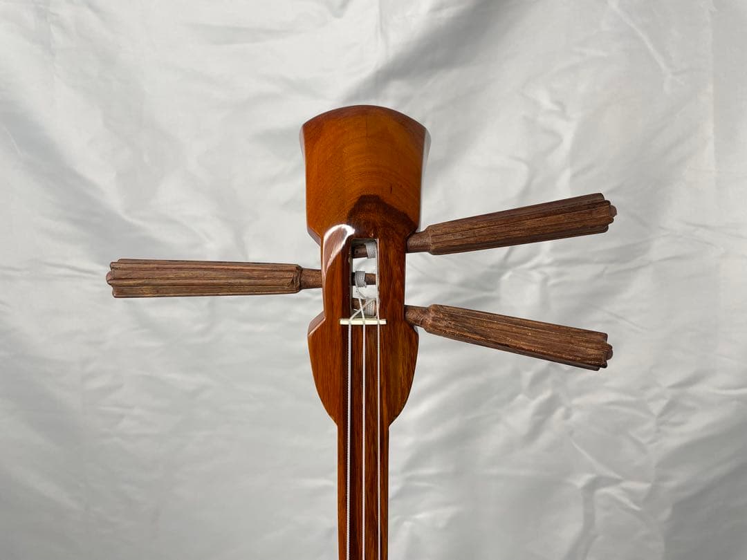 沖縄三線 実入りチーク/チュン木 人工皮 スンチ塗り