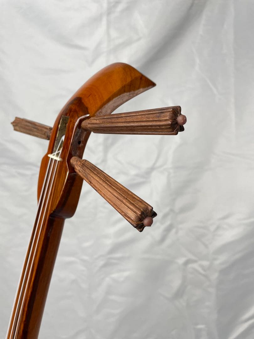 沖縄三線 実入りチーク/チュン木 人工皮 スンチ塗り