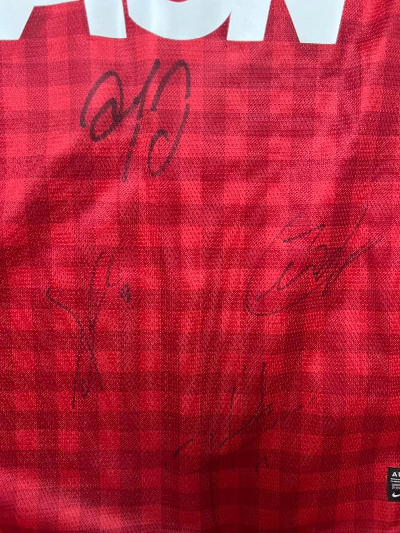 値下げました　サイン入り　マンチェスターユナイテッドユニフォーム