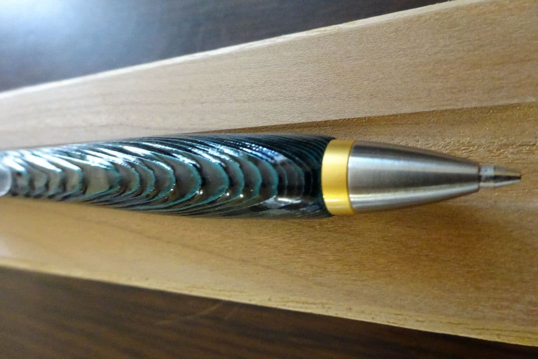 ウッドペンクラフト　P02ペンシル　屋久杉浮造り国産漆　エイリアン