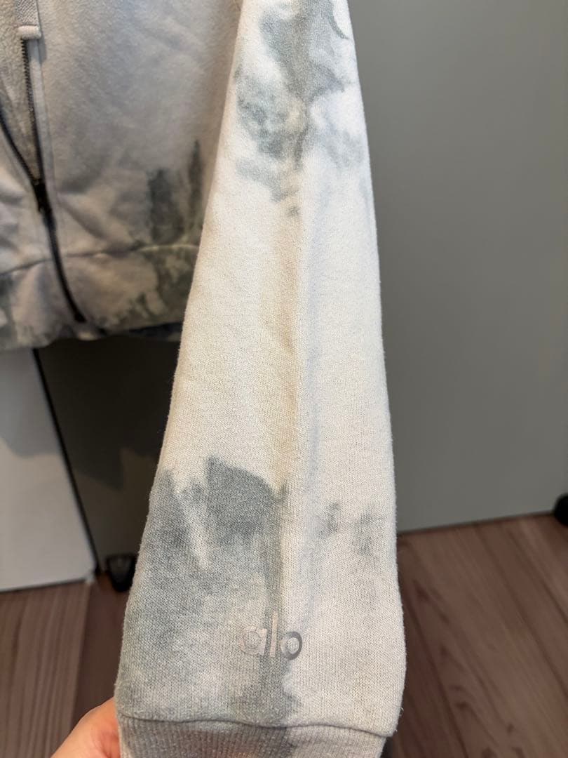 【レア】aloyoga クロップドパーカー　フーディ　マーブル柄