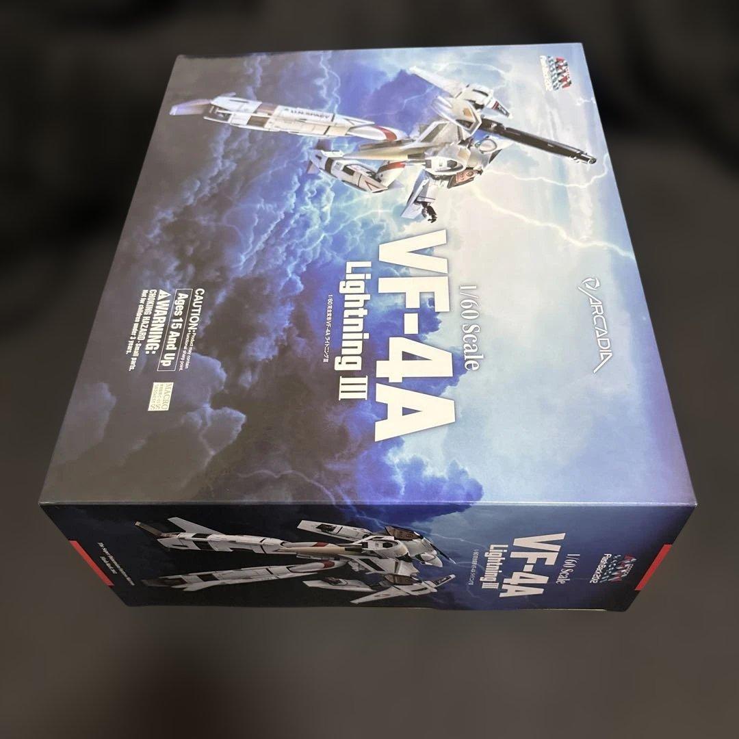 ARCADIA　1/60　完全変形　VF-4A ライトニングIII 一条輝搭乗機