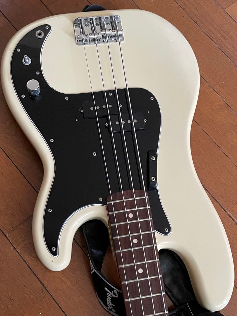 ベース Fender japan PB-70 VW