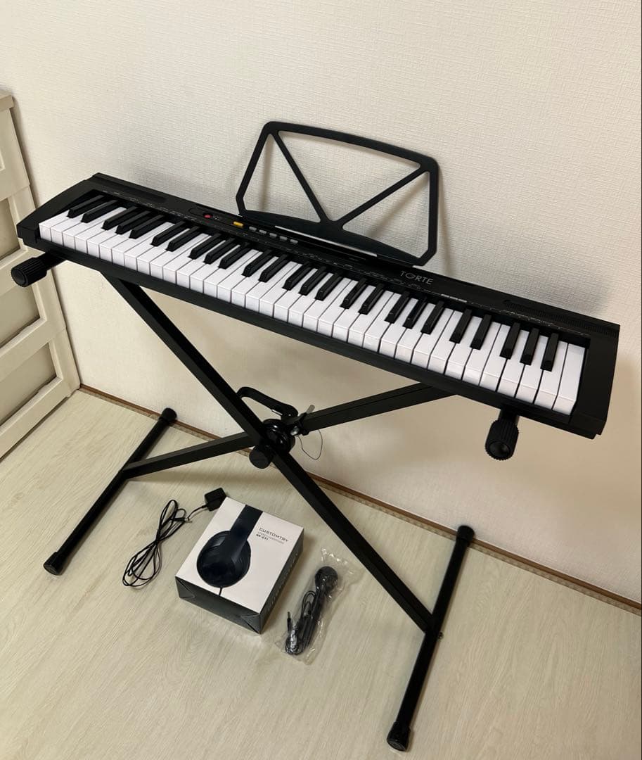 TORTE トルテ 電子　キーボード 軽量 61鍵　黒　スタンド、付属品付