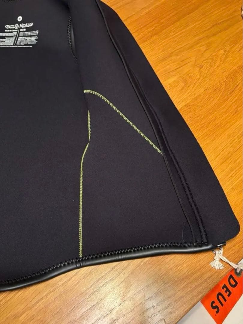 DEUS フロントジッパー ウェットスーツベスト 黒