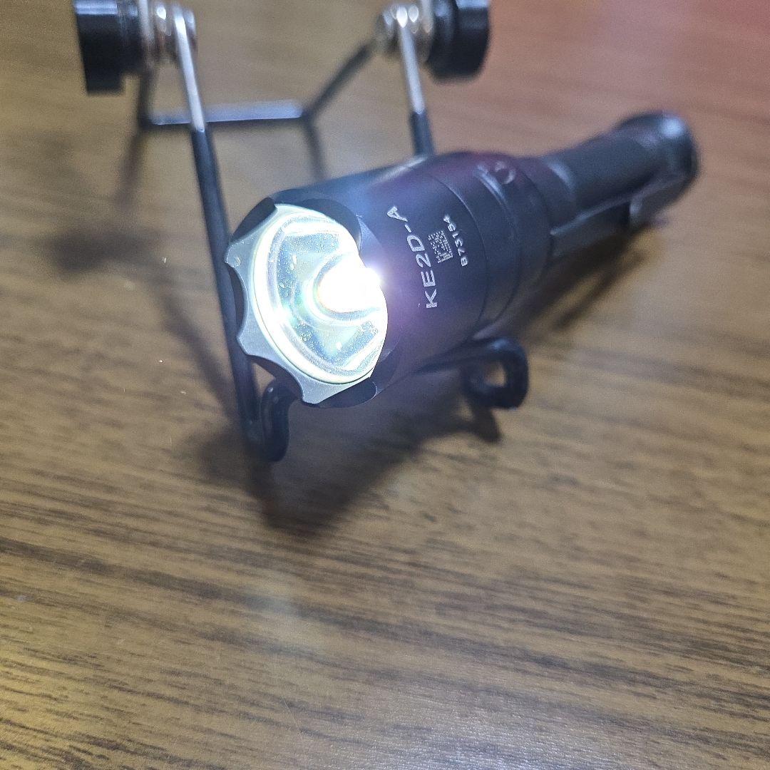 Surefire E2D LED 懐中電灯