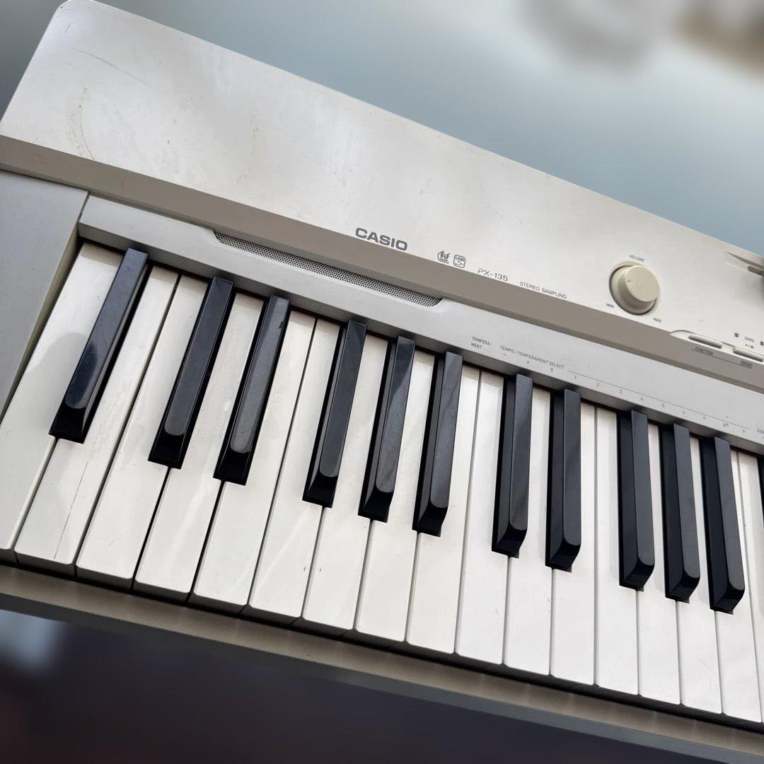 CASIO Privia PX-135 2012年製 電子ピアノ　白　ホワイト