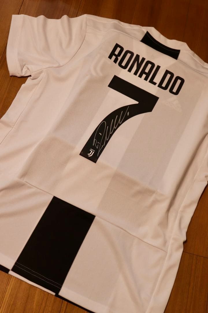 ロナウド サイン ユベントス18/19 thedugout