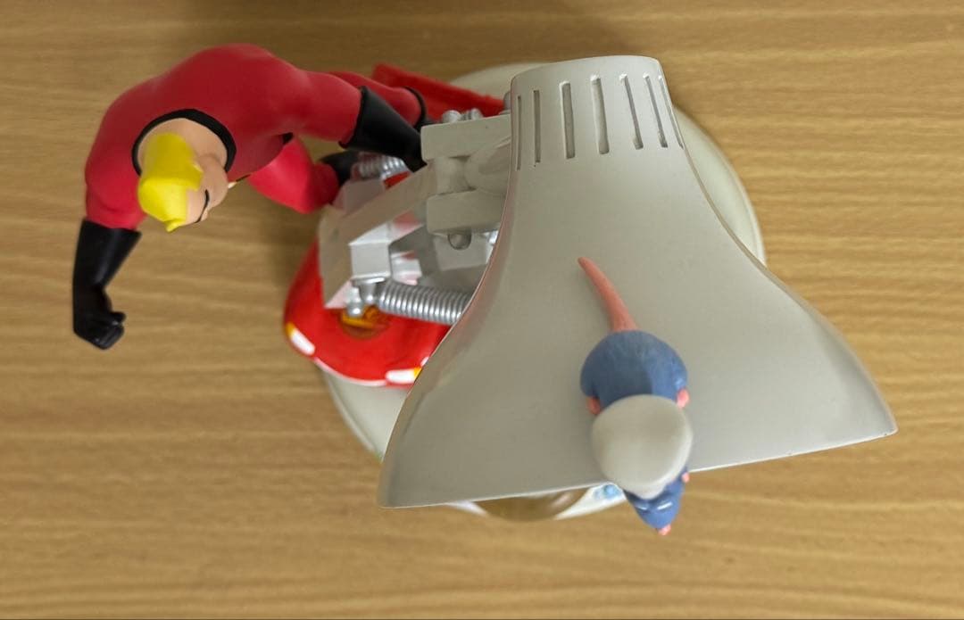 ディズニーパークス ピクサー キャラクター スノーグローブ