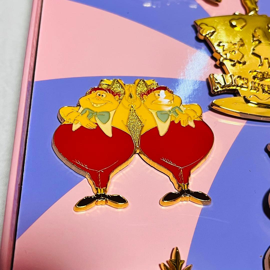 ディズニーストア　不思議の国のアリス　70周年　ピンバッジセット