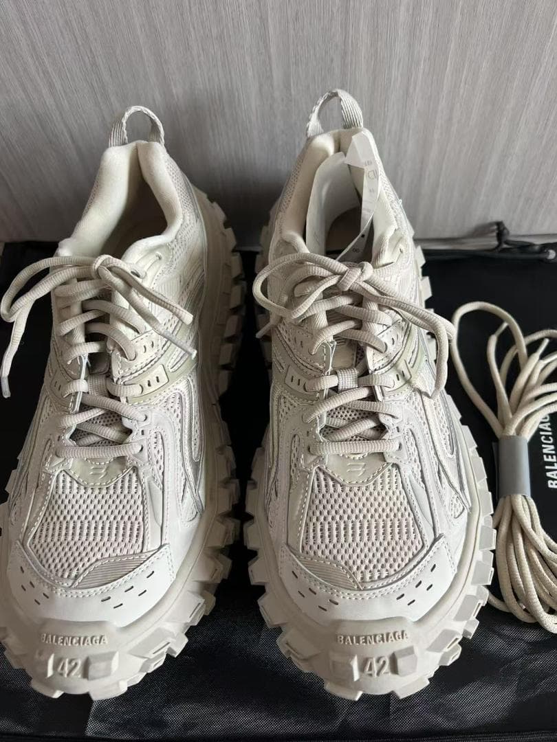 BALENCIAGA バレンシアガ　 スニーカー ベージュ 42