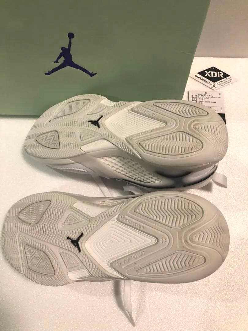 JORDAN バッシュ　24.5㎝　 白