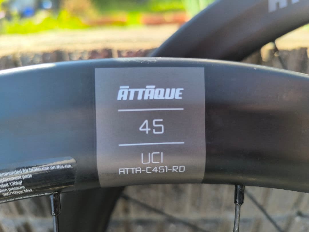 attaque(GUSTO) 45mmハイト カーボンホイール DB用