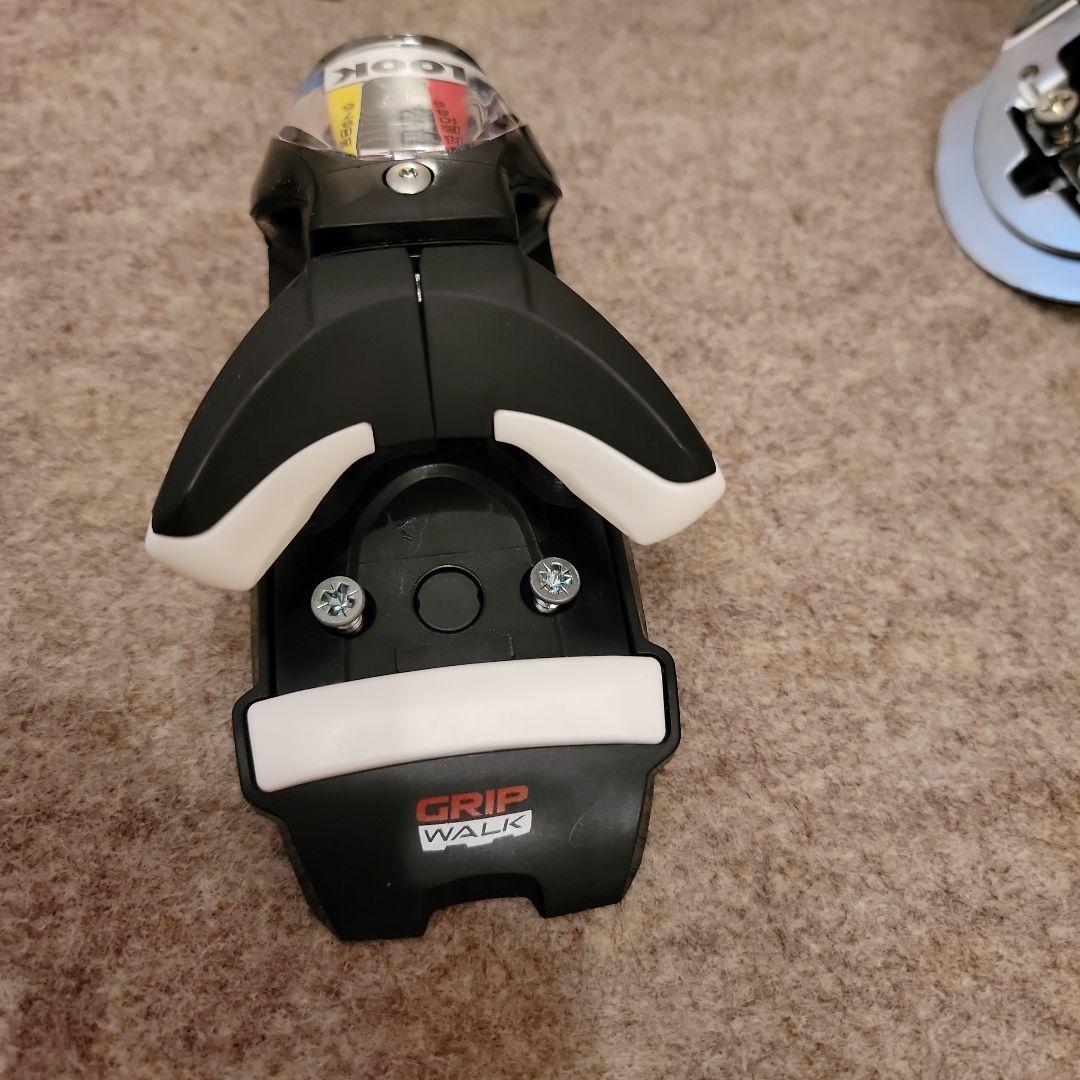 新品　P14　モーグル用　ターンテーブル　LOOK　PIVOT 　ブラック