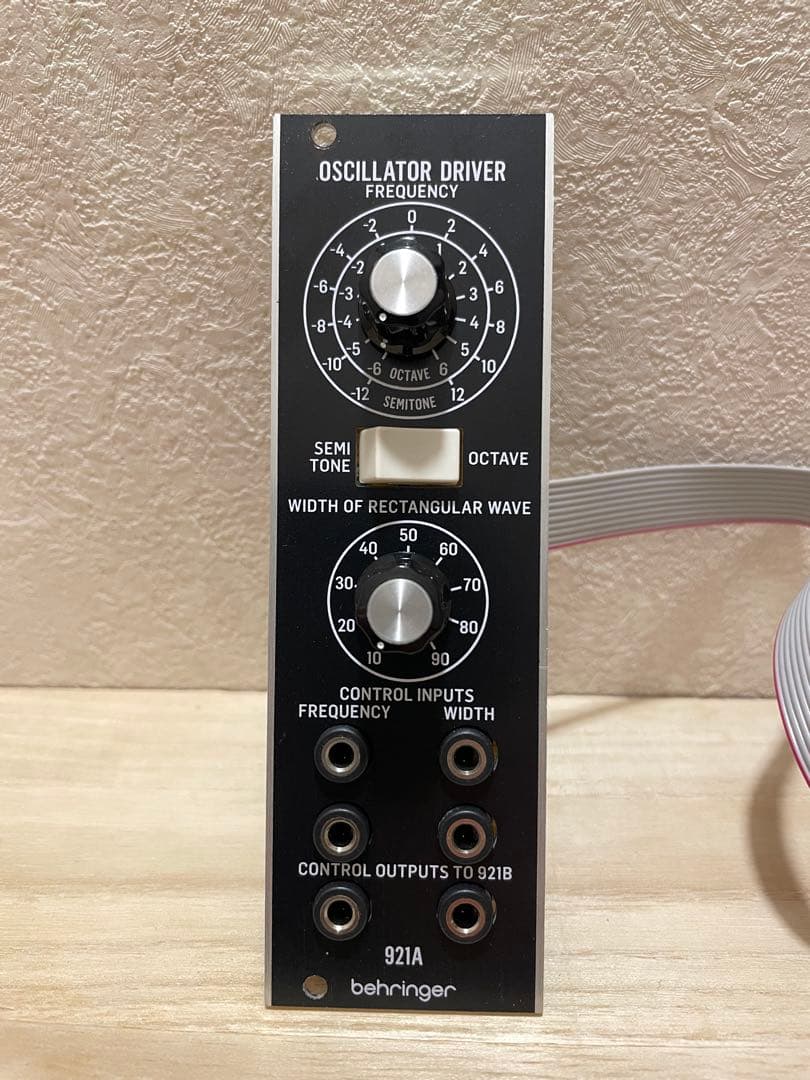 Behringer 921A Oscillator d ユーロラック①