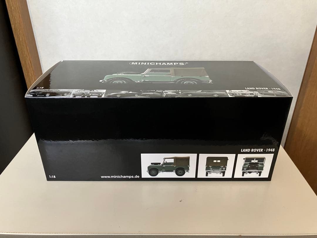 1/18 ミニチャンプス LAND ROVER-1948