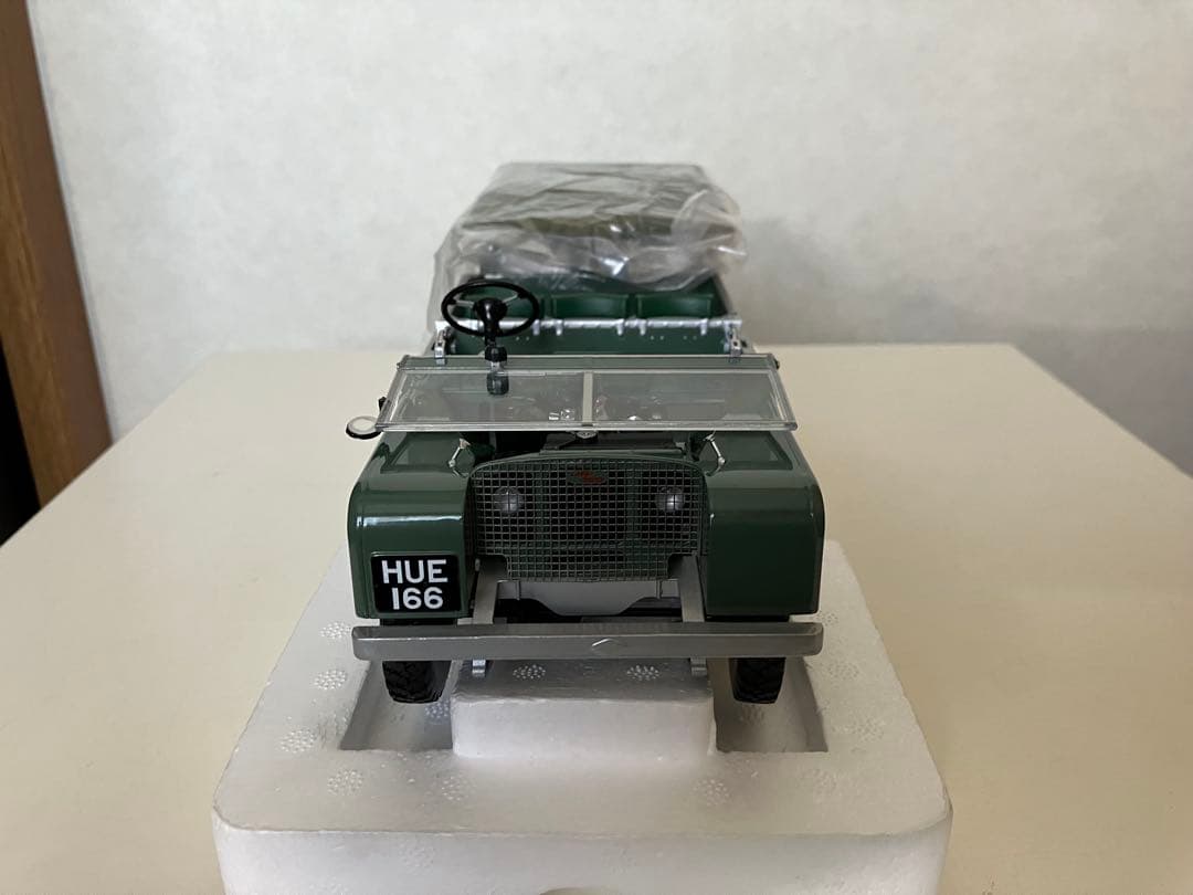 1/18 ミニチャンプス LAND ROVER-1948
