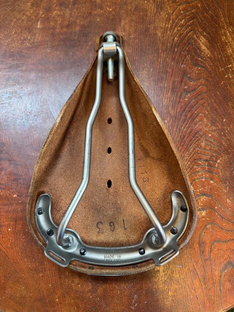 BROOKS b17 サドル