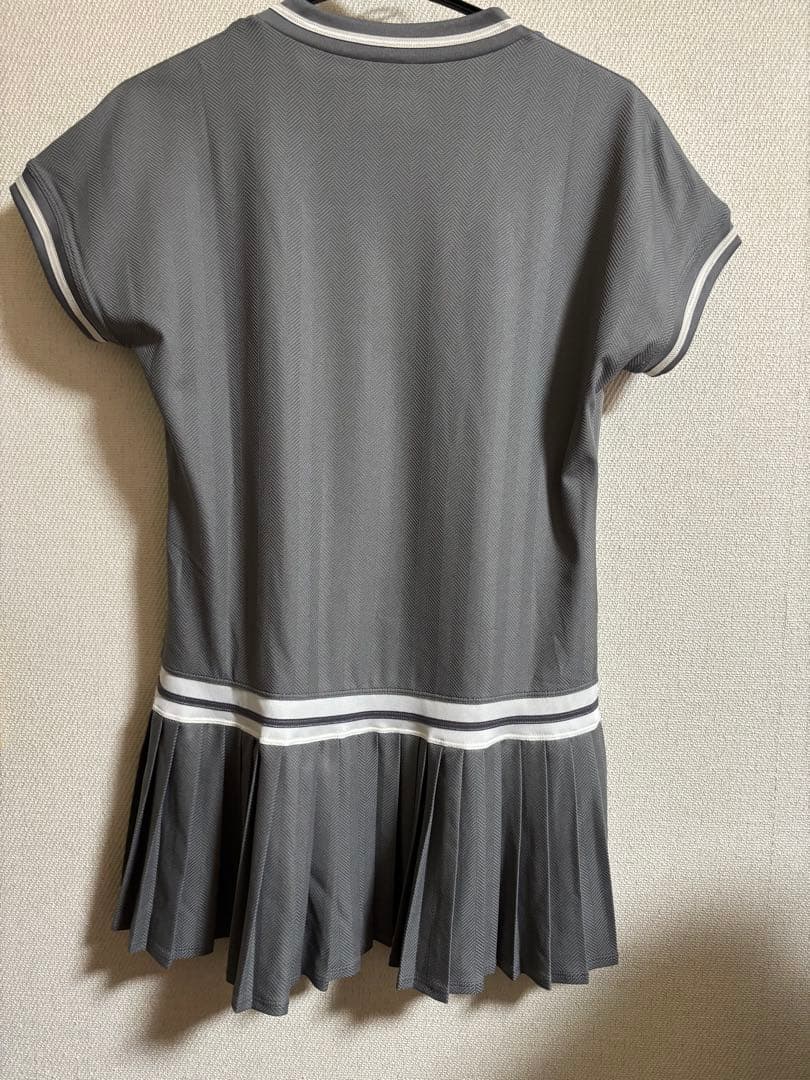 バボラ　テニスウェア グレー Mサイズ　ワンピース