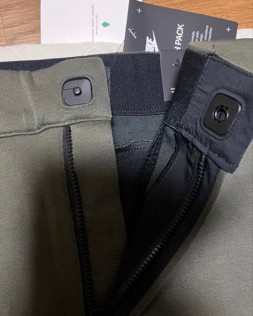 NIKE STANDARD FIT テックフリースパンツ オリーブ Mサイズ