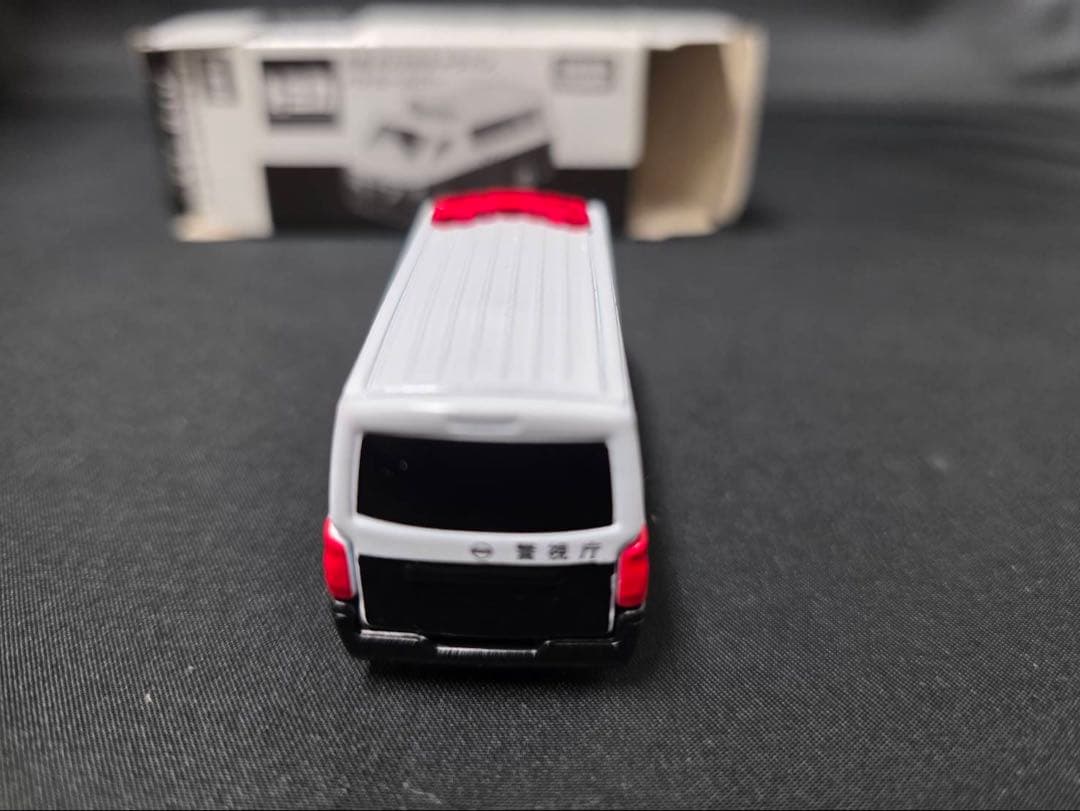 トミカ 日産NV350キャラバンパトロールカー 激レア 非売品