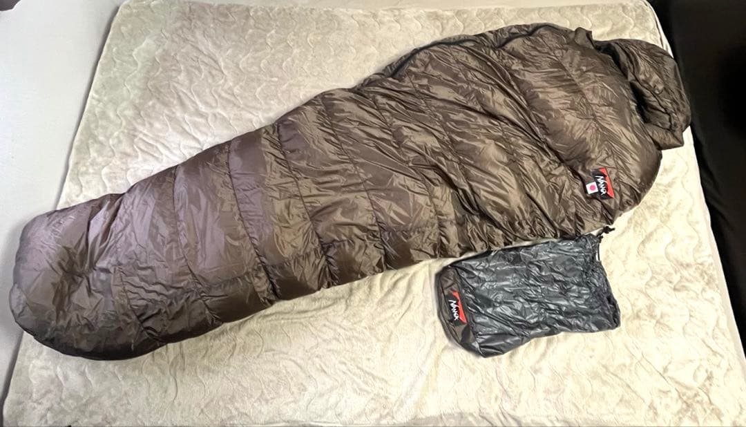 ナンガ　NANGA オーロラライト900DX