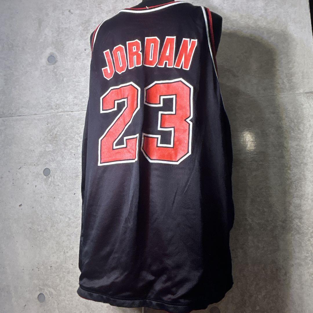 【希少】ジョーダン　バスケットユニフォーム　赤黒リバーシブル　23番　48