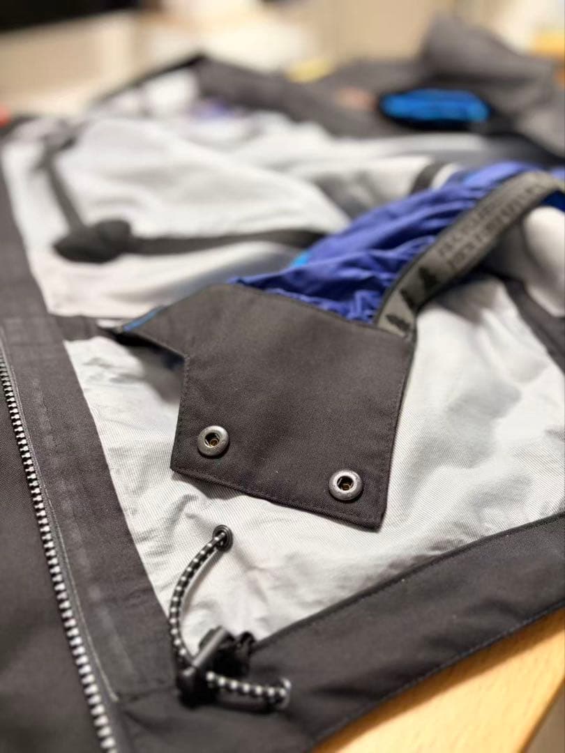 スノーボード用防水ジャケット 黒