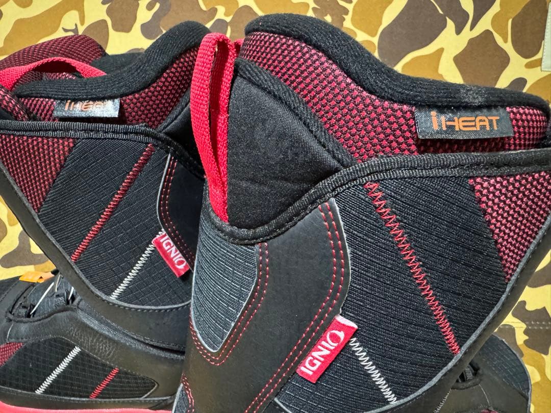 美品　スノーボード　ブーツ　IGNIO BOA ダイヤル式　24cm