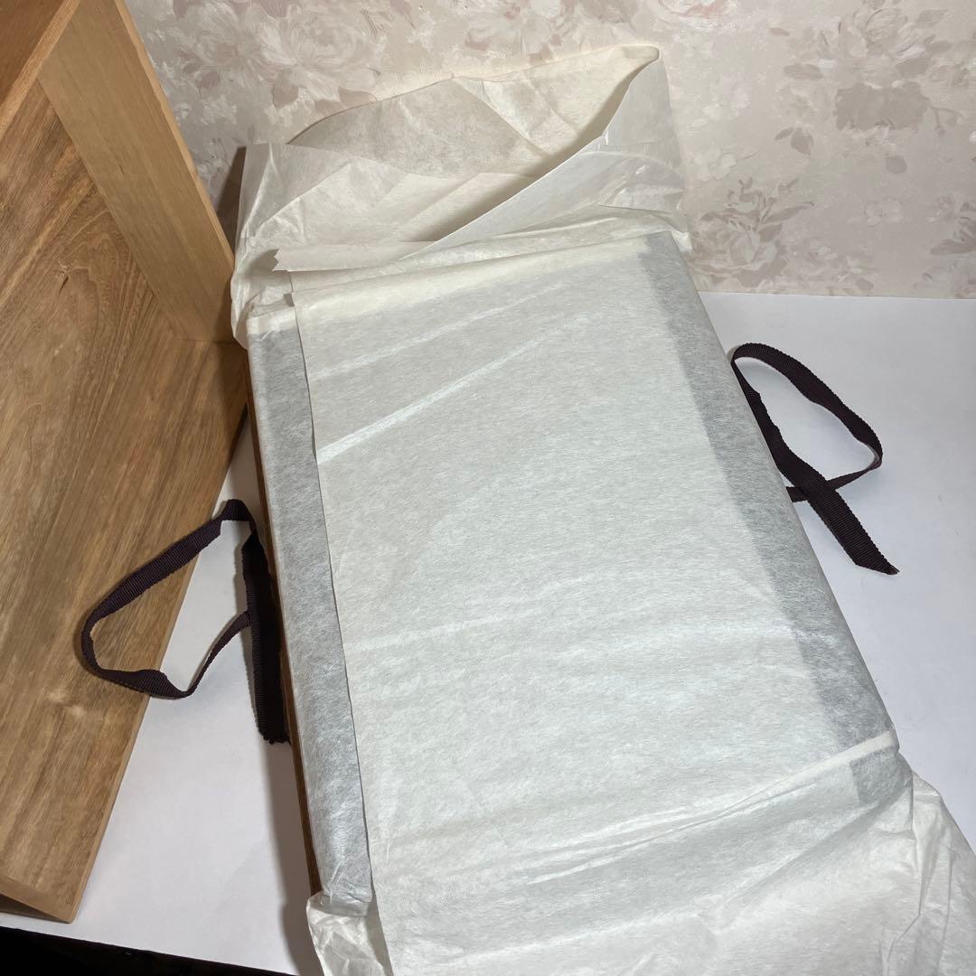 漆芸家「番浦省吾（ばんうらしょうご）」作「宝船」　彩漆筥（いろうるしばこ）